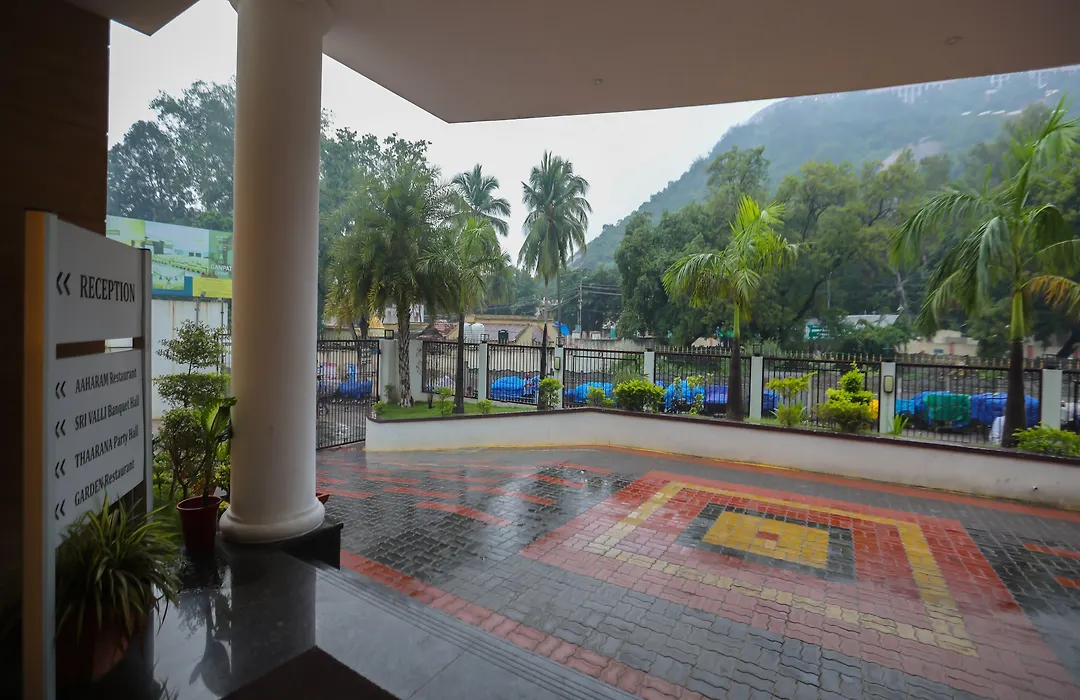 Hotel Ganpat Grand Palani-1