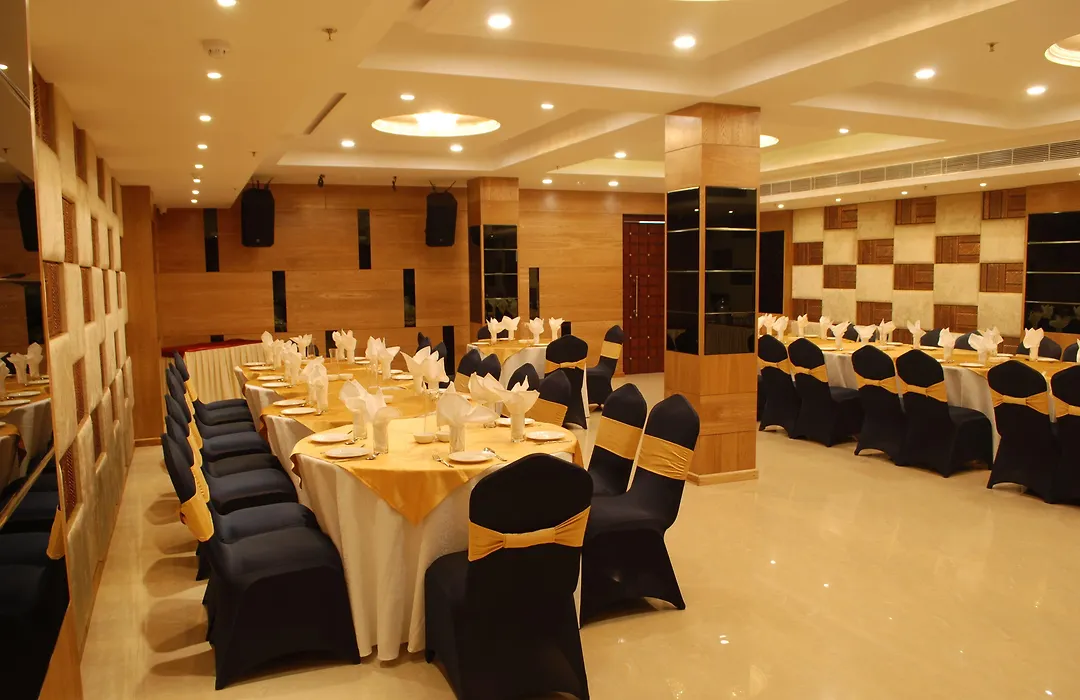 Glades Hotel-1