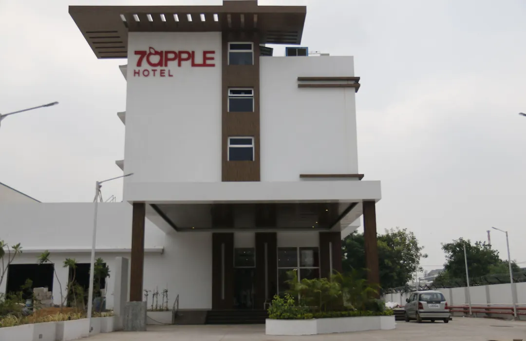 7 Apple Hotel, Vadodara-1
