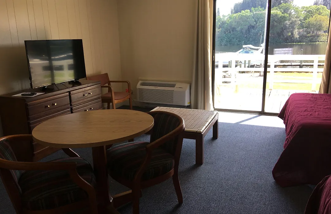 The Inn At Labelle Yacht Club-1