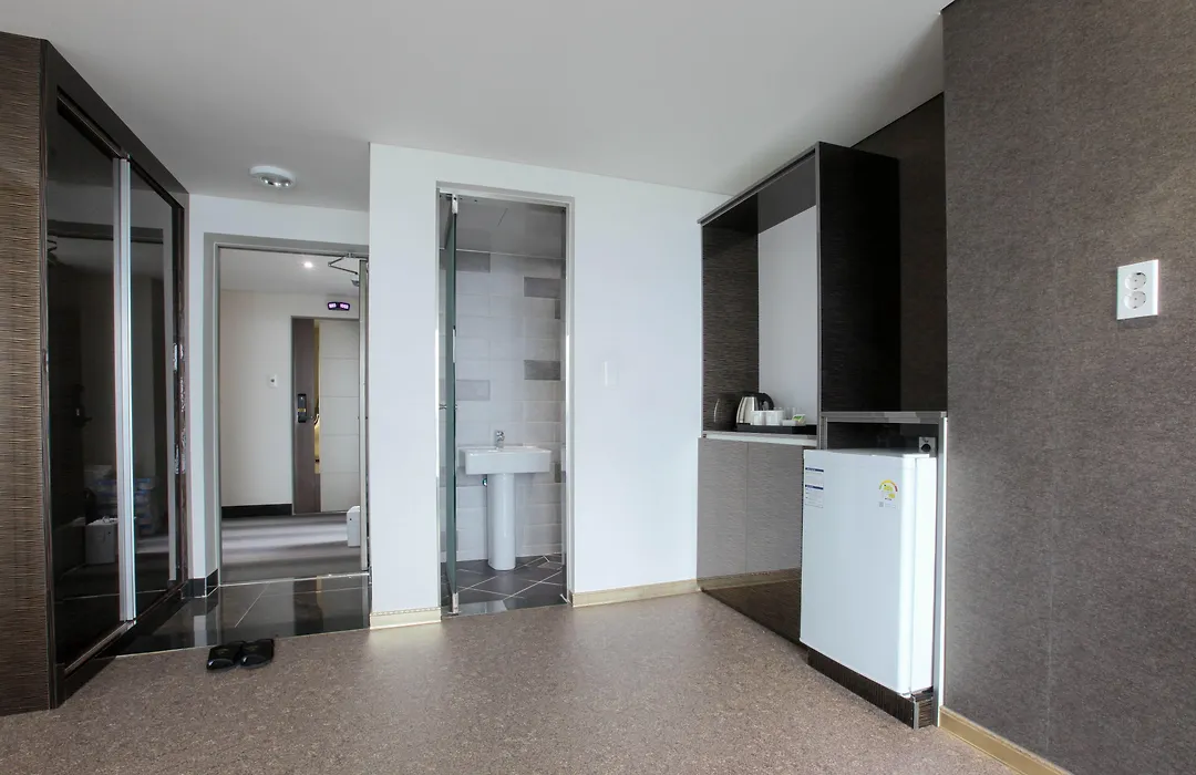 Eins Hotel-1