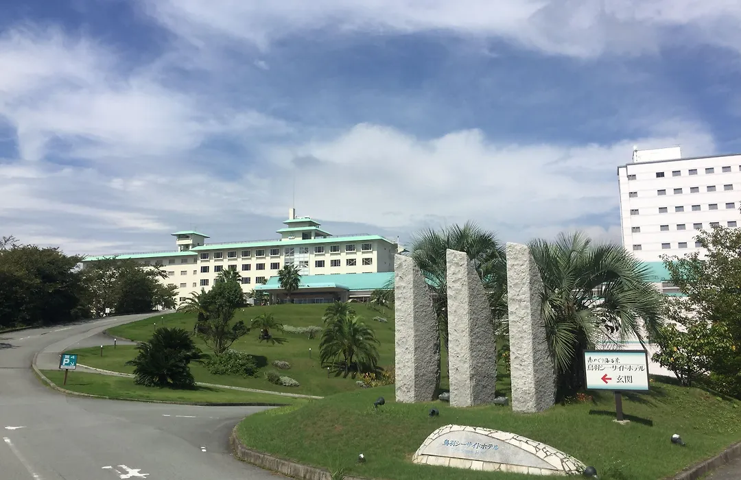 Toba Seaside Hotel-1