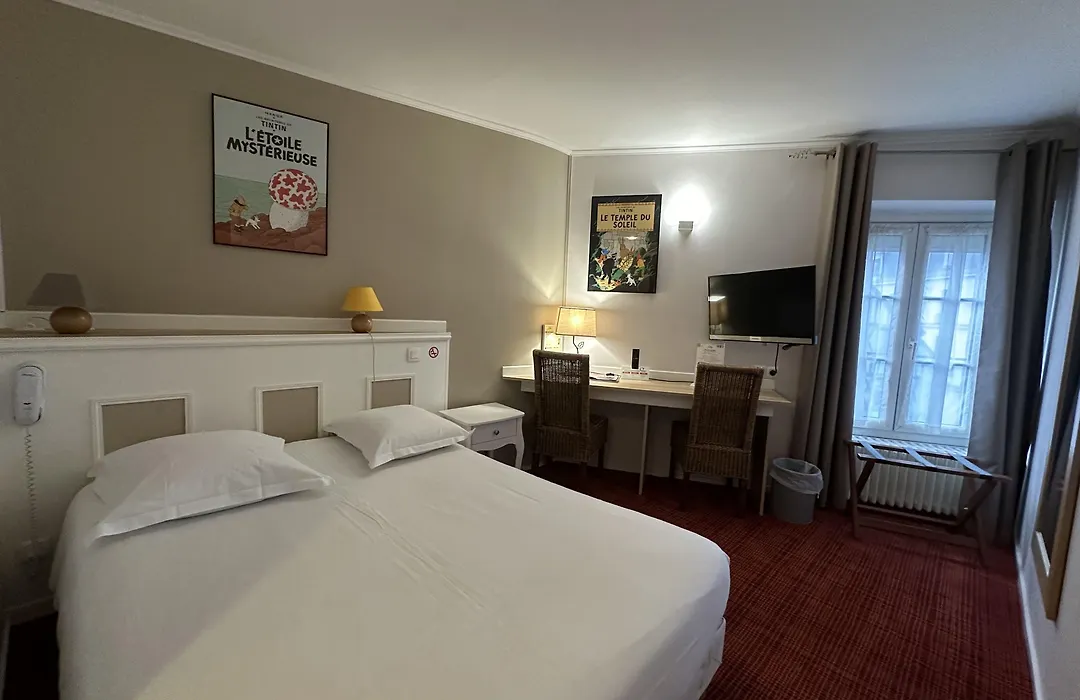 Logis Hotel Restaurant Le Monarque 30 Parking Velos Securise-1