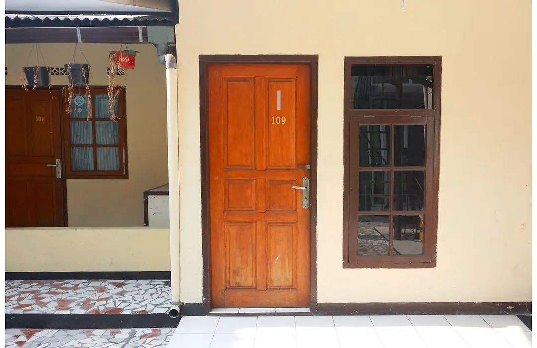Budi House & Food Station-1