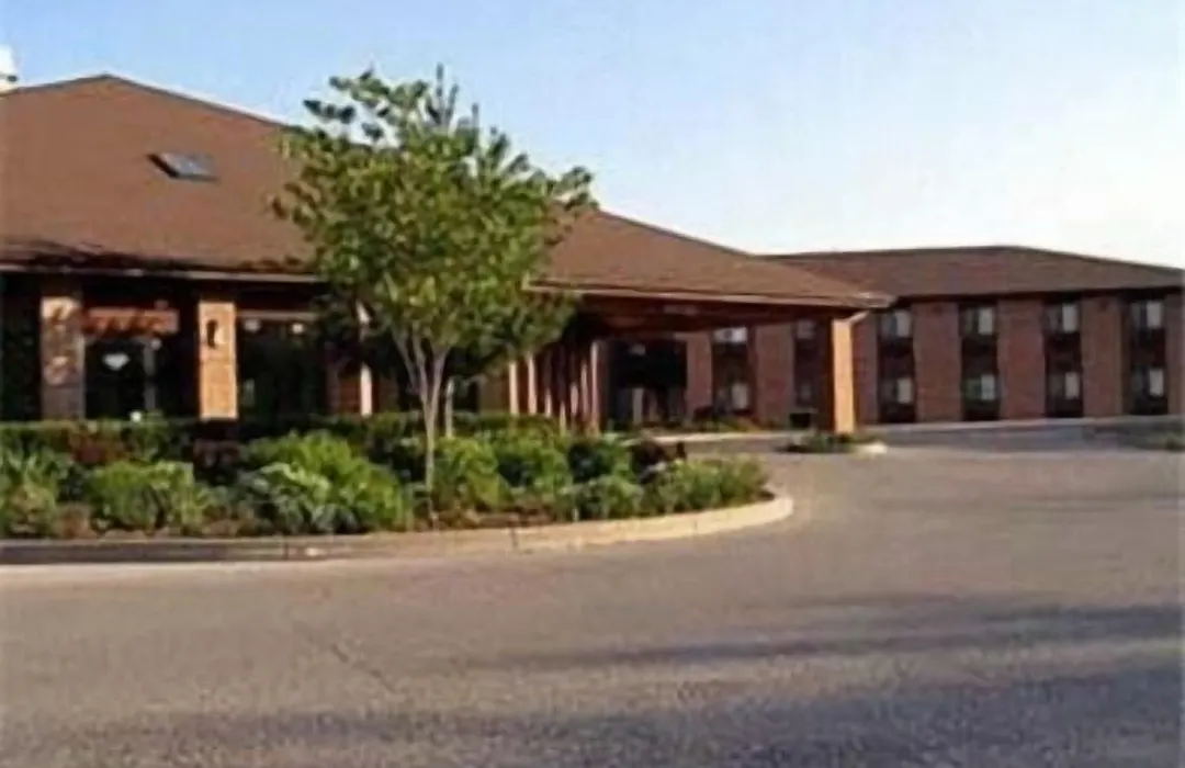 Amerihost Inn & Suites Fulton-1