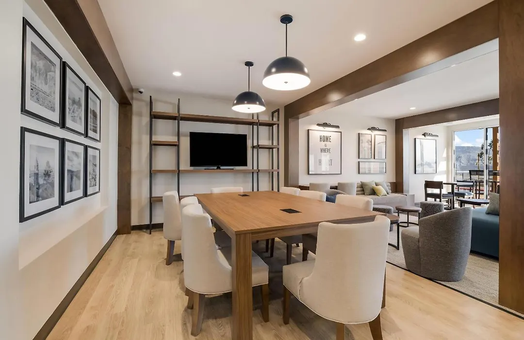 Everhome Suites Corona-1