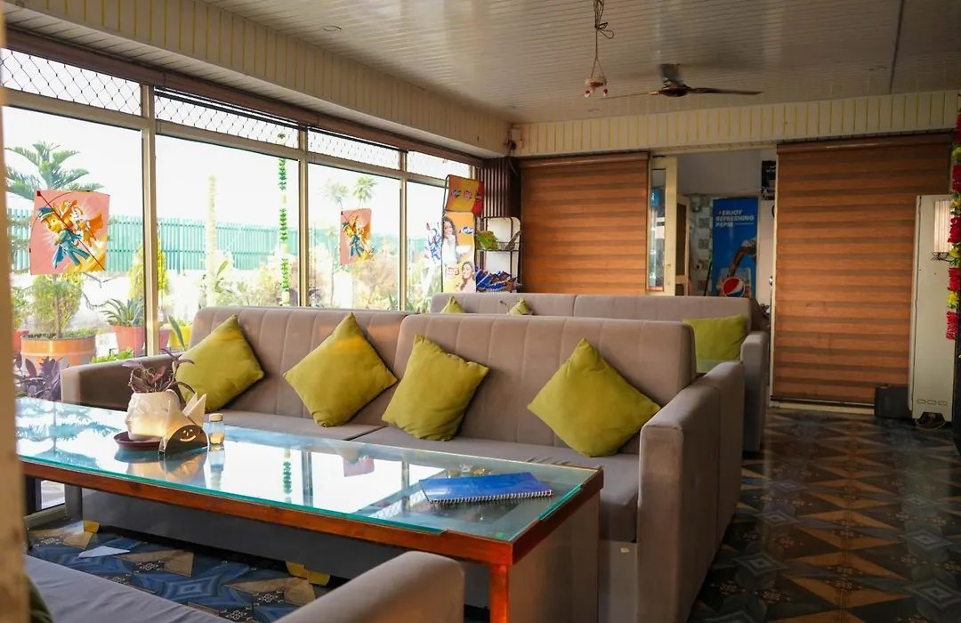Hotel Red Apple Near Railway Station Chandigarh-1