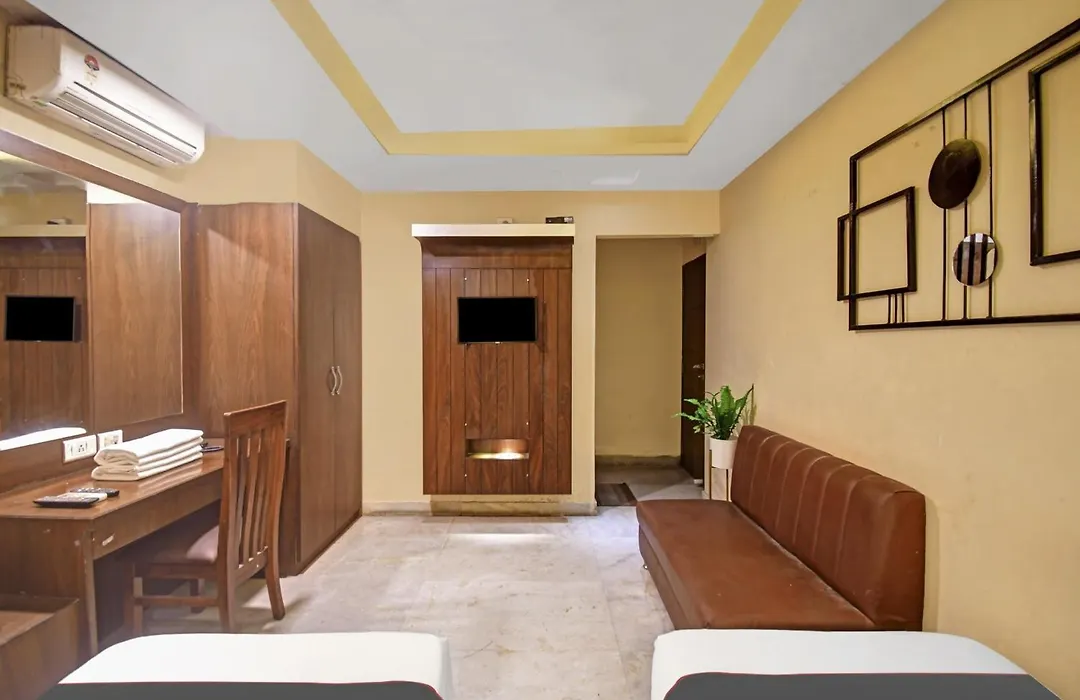Super Collection O Avenue Regency Near Kalighat Kali Temple-1