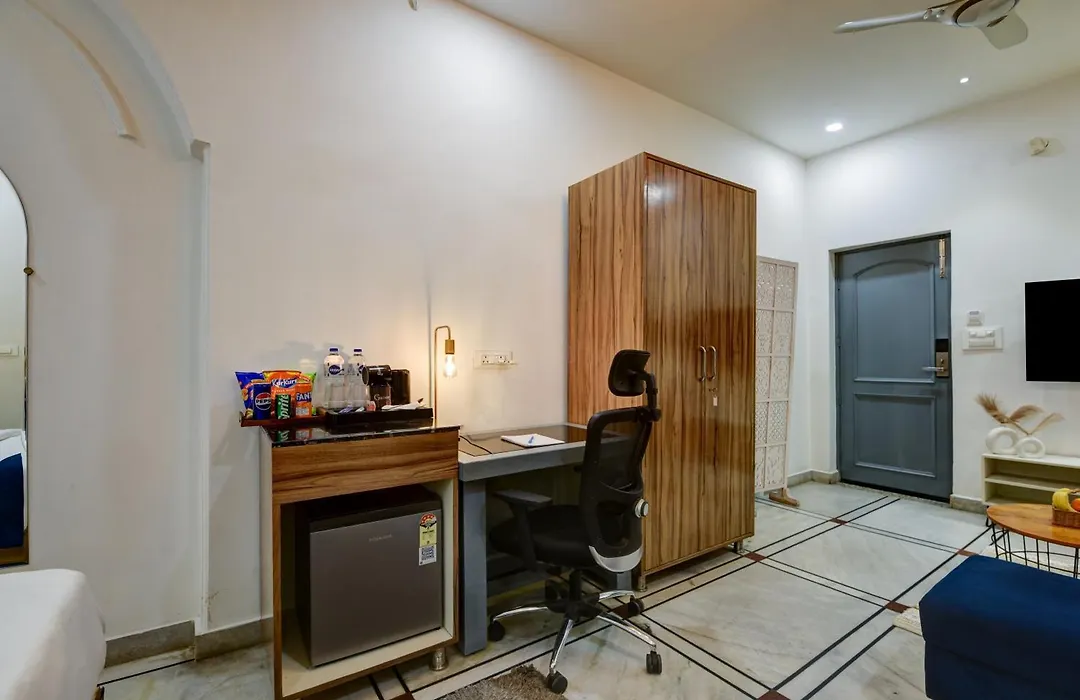 Gallivanto Inn - Rohini-1