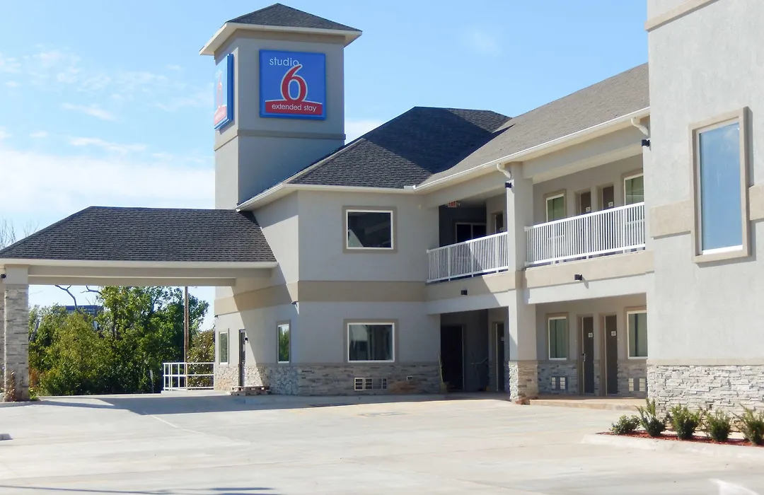 Studio 6-Yukon, Ok-1