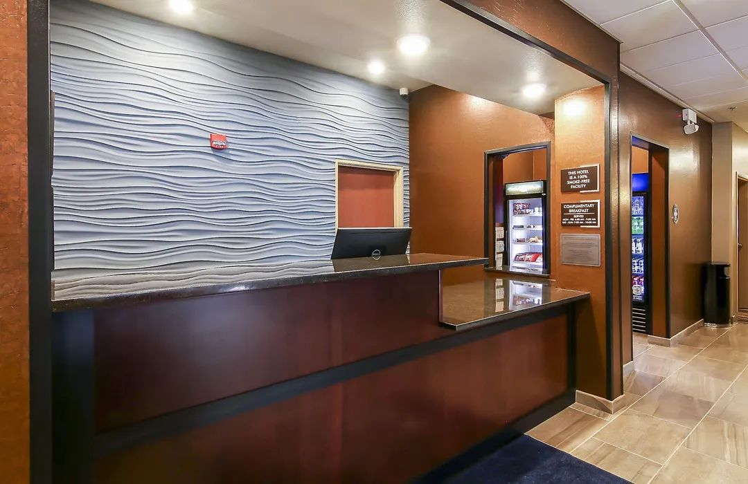 Cobblestone Inn & Suites - Menomonie/Uw-Stout-1