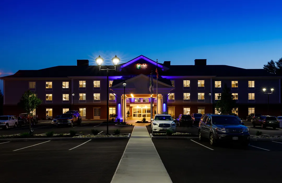 Holiday Inn Express & Suites - Sturbridge By Ihg-1