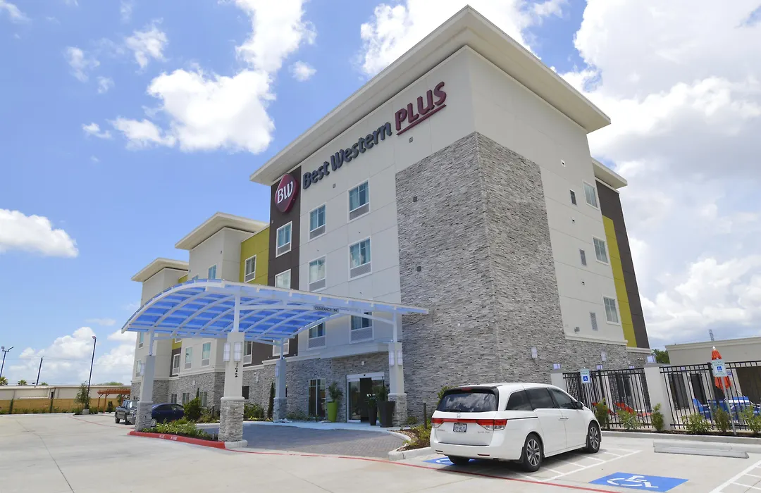 Best Western Plus Pasadena Inn & Suites-1