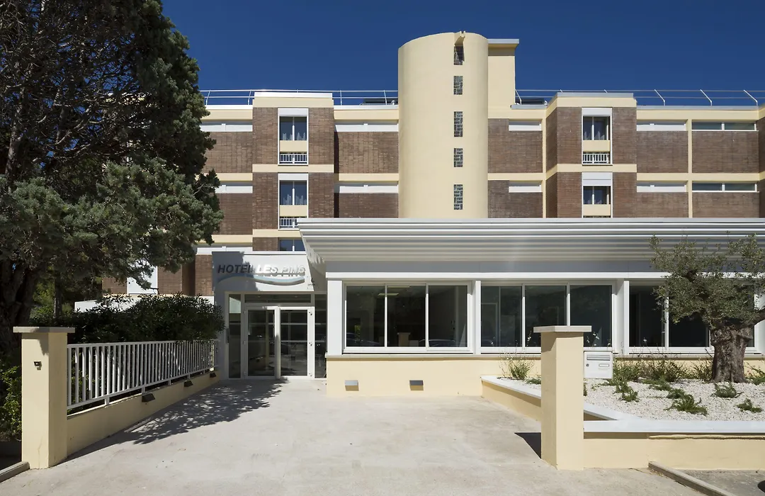 Opéralia Hôtel les Pins-1