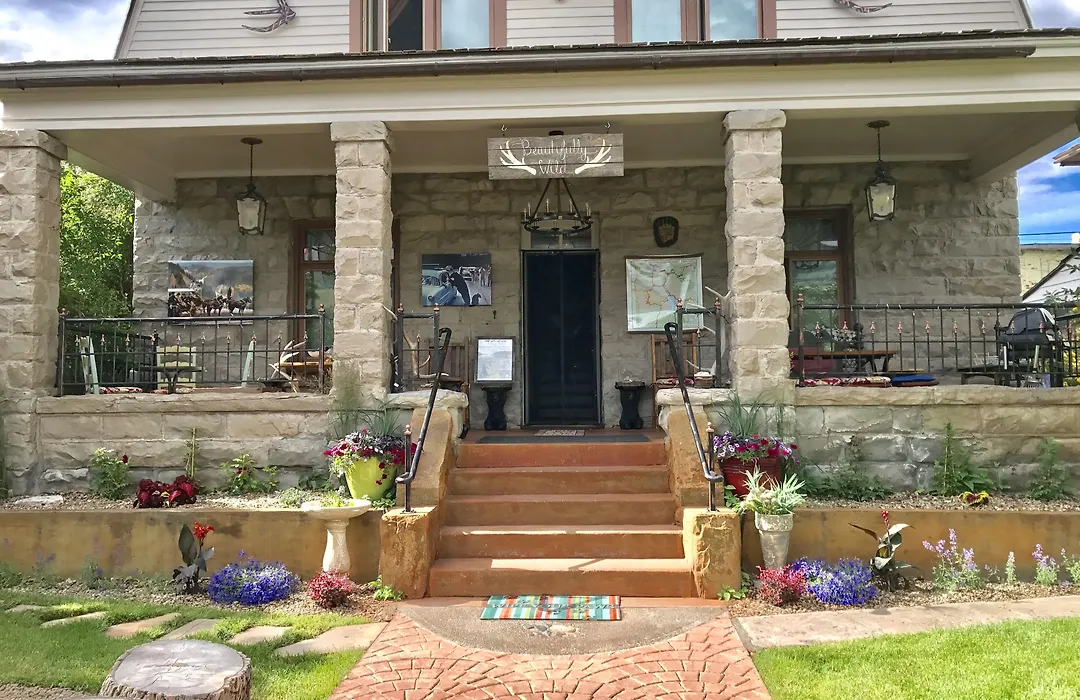 Park Hotel Yellowstone Suites-1