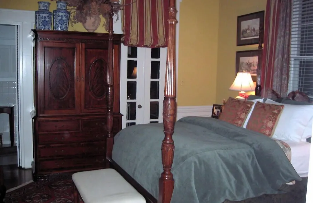 Belle Oaks Inn-1