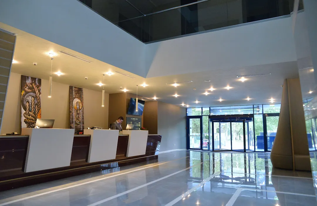 Ramada By Wyndham Constanta-1