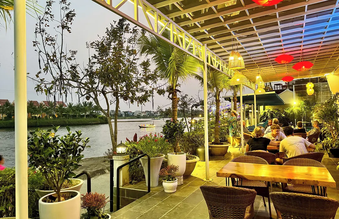 Riverside White House Boutique Hotel-1