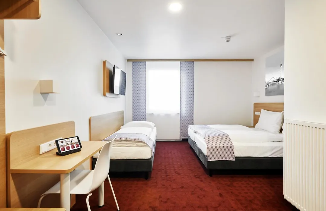 McDreams Hotel Düsseldorf-City-1