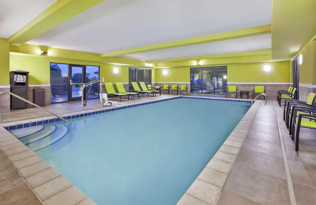 Hampton Inn & Suites Oakwood Village-Cleveland-1