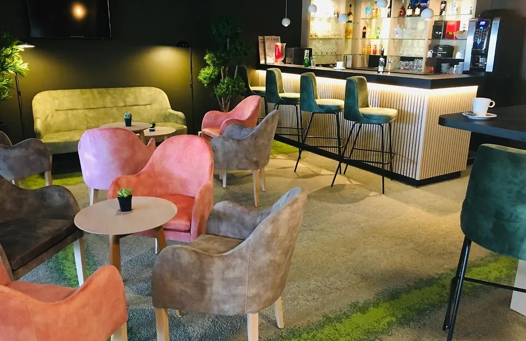 Hotel The Originals Bernay Acropole-1