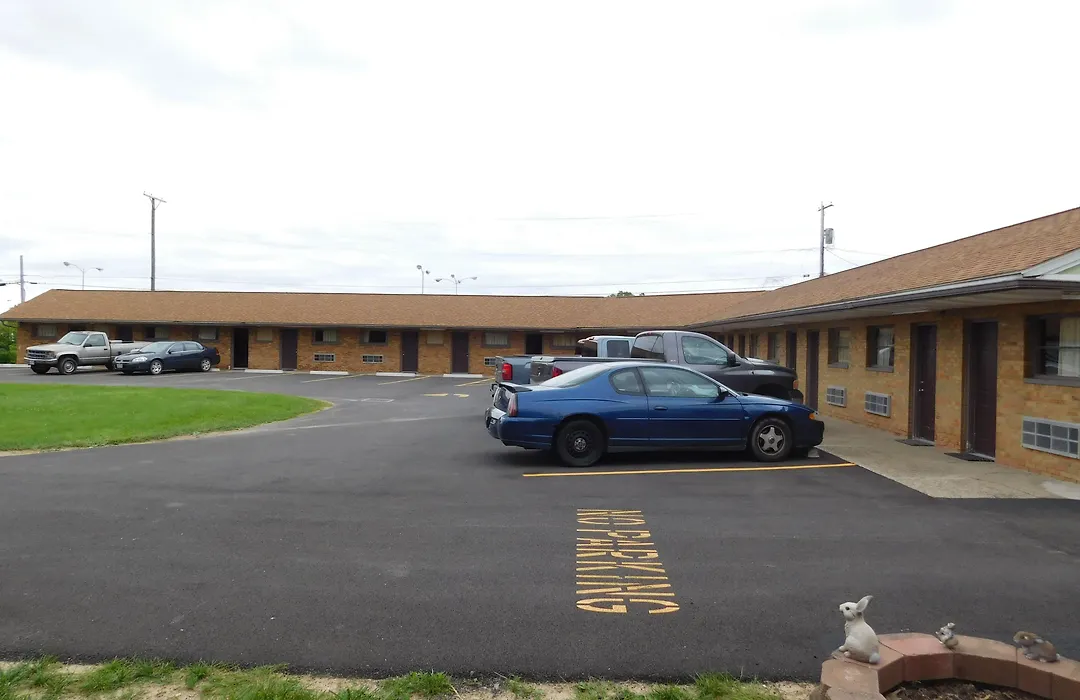 Westgate Manor Motel Austintown & Youngstown Ohio-1