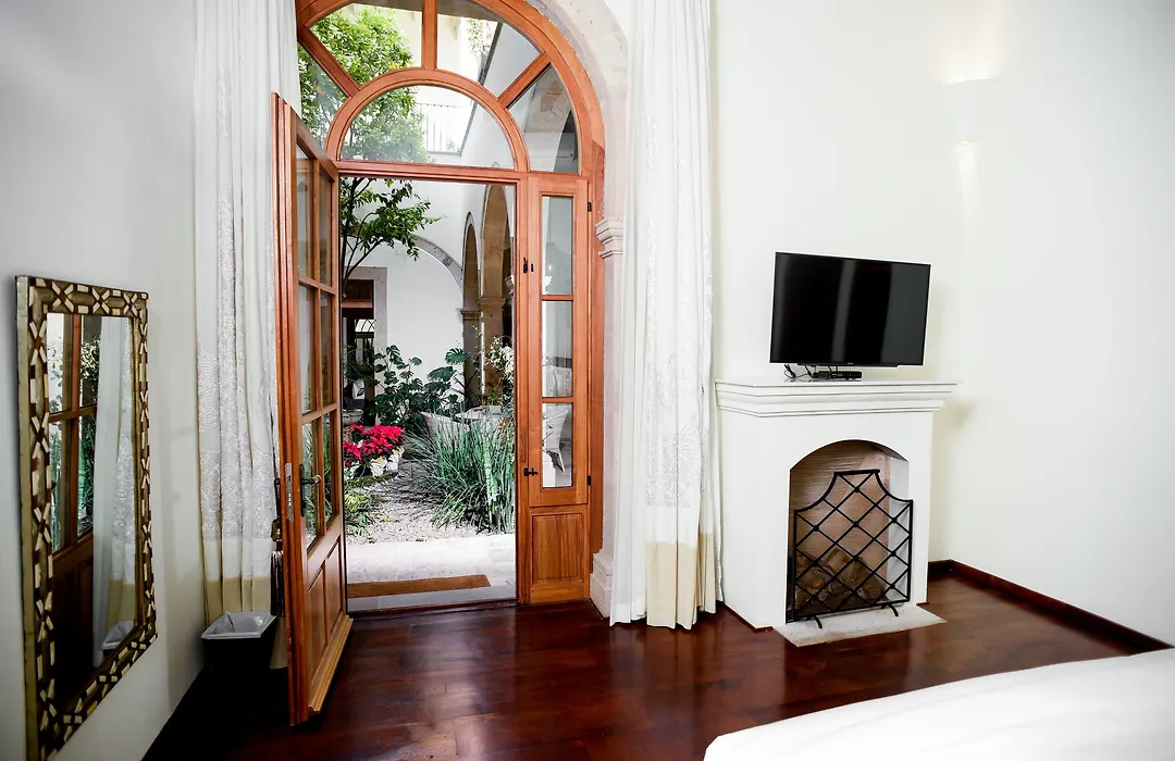 Hotel Casa Blanca 7-1