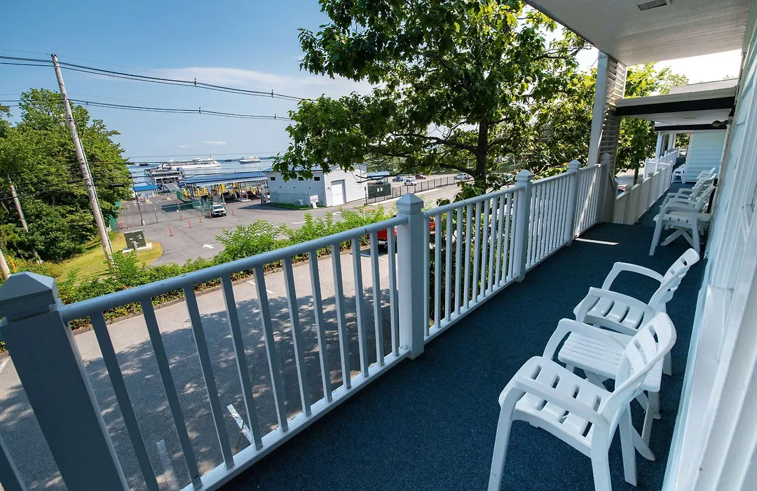 Days Inn By Wyndham Bar Harbor-1