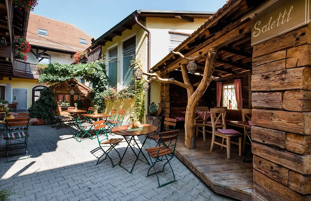 Hotel Bayrischer Löwe-1
