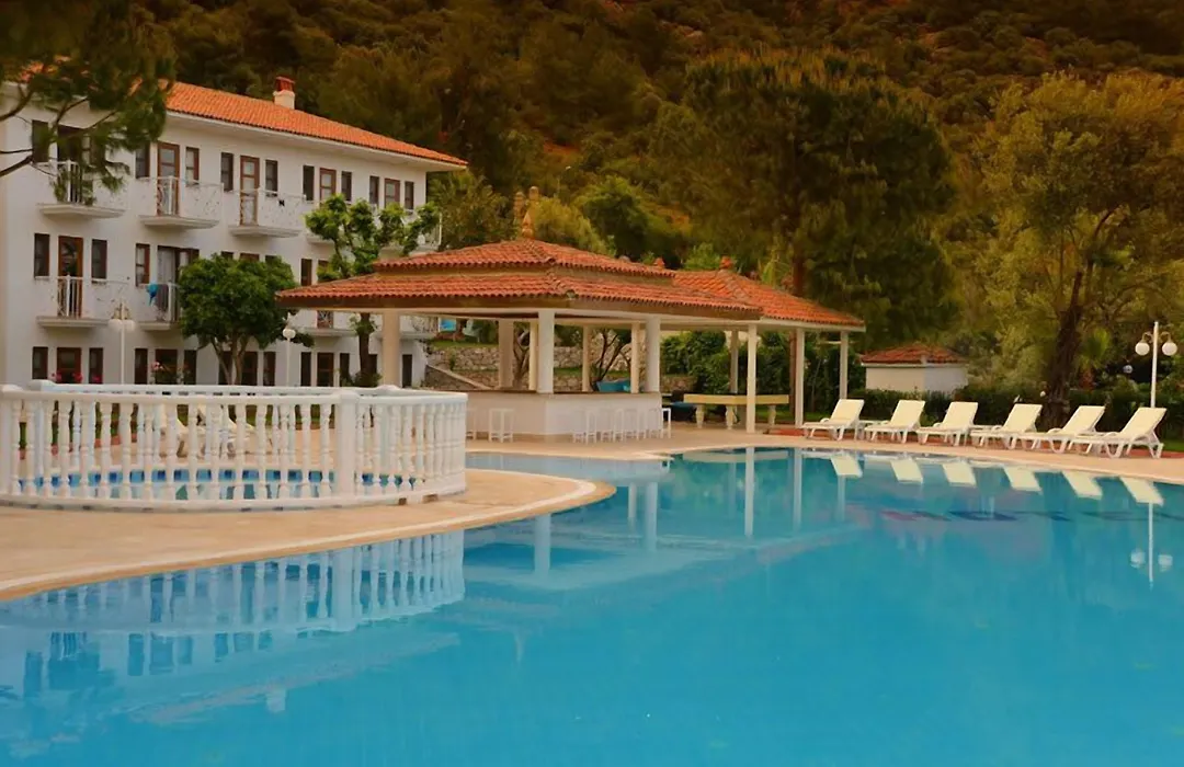 White Hotel-1