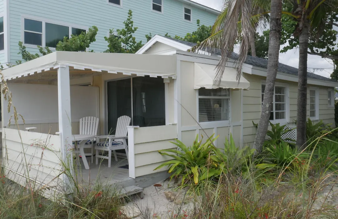 Bungalow Beach Resort-1