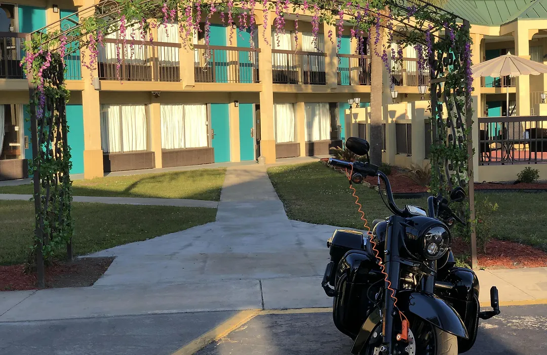 Econo Lodge-1
