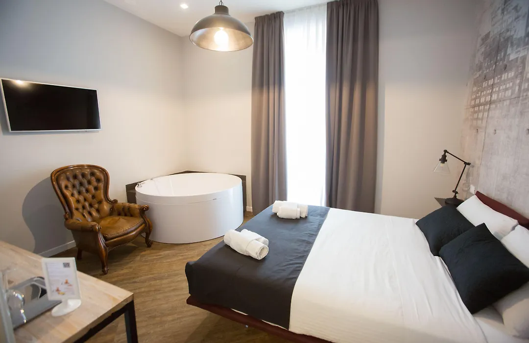 Ara Suite-1
