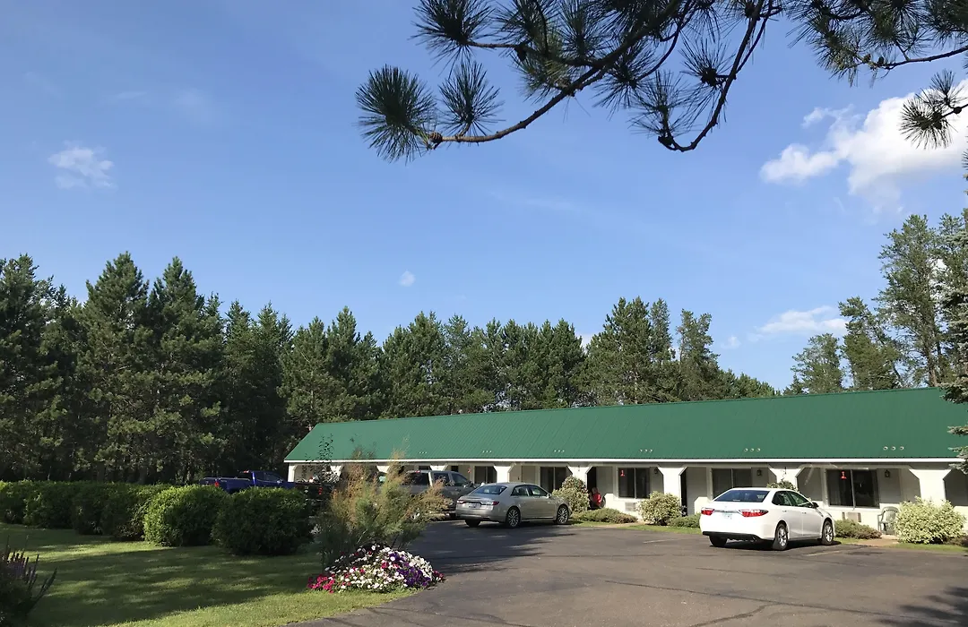 Northwoods Motel-1