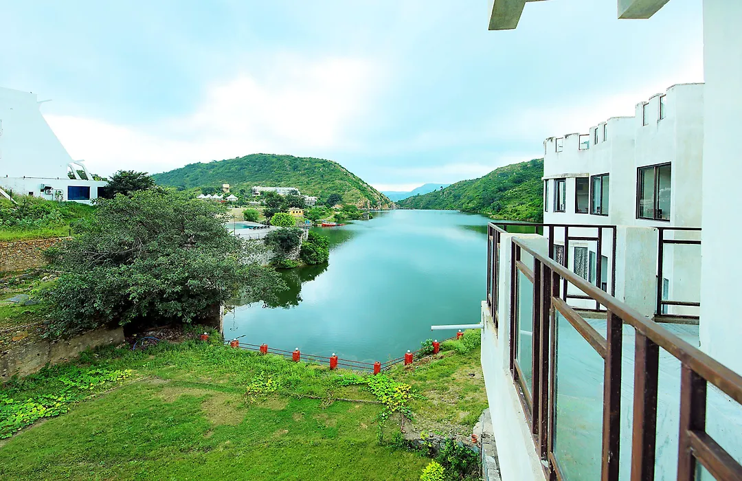 Rang Bhawan Inn- A Lake View Hotel-1