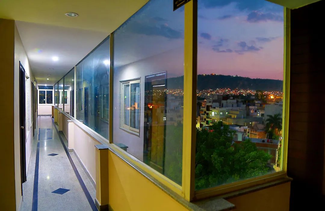 Royal Palm - Hotel Near Udaipur Railway Station-1
