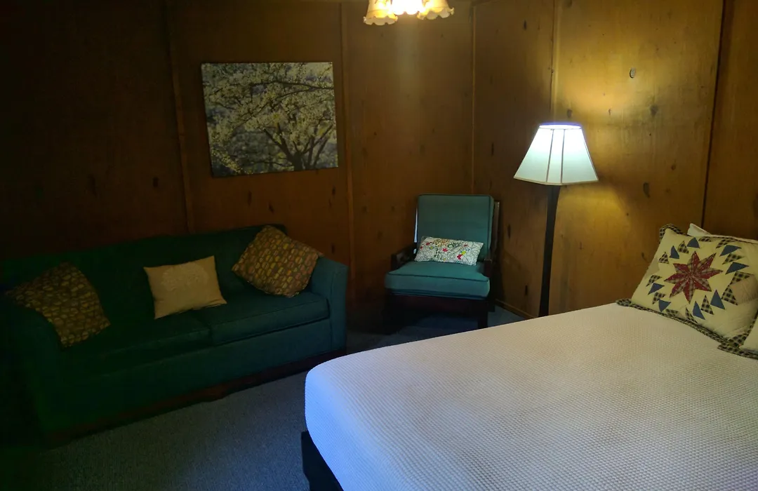 The Sugar Creek Retreat-1