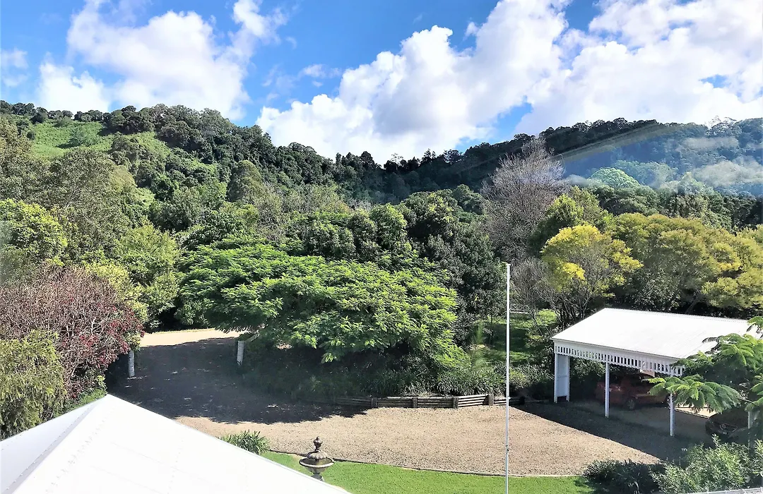 The Country House At Hunchy Montville-1