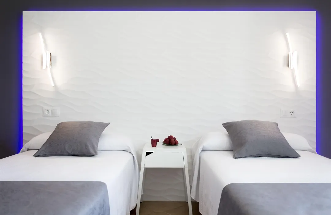 Hostal Alhambra - Adults Only-1