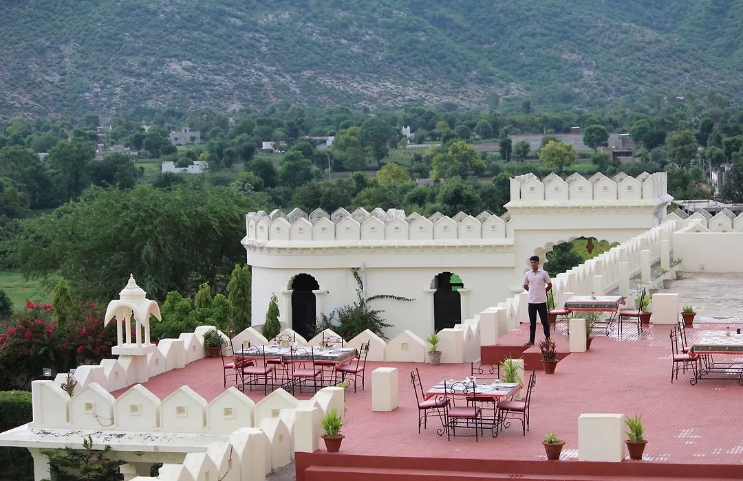 Gulaab Niwaas Palace-1