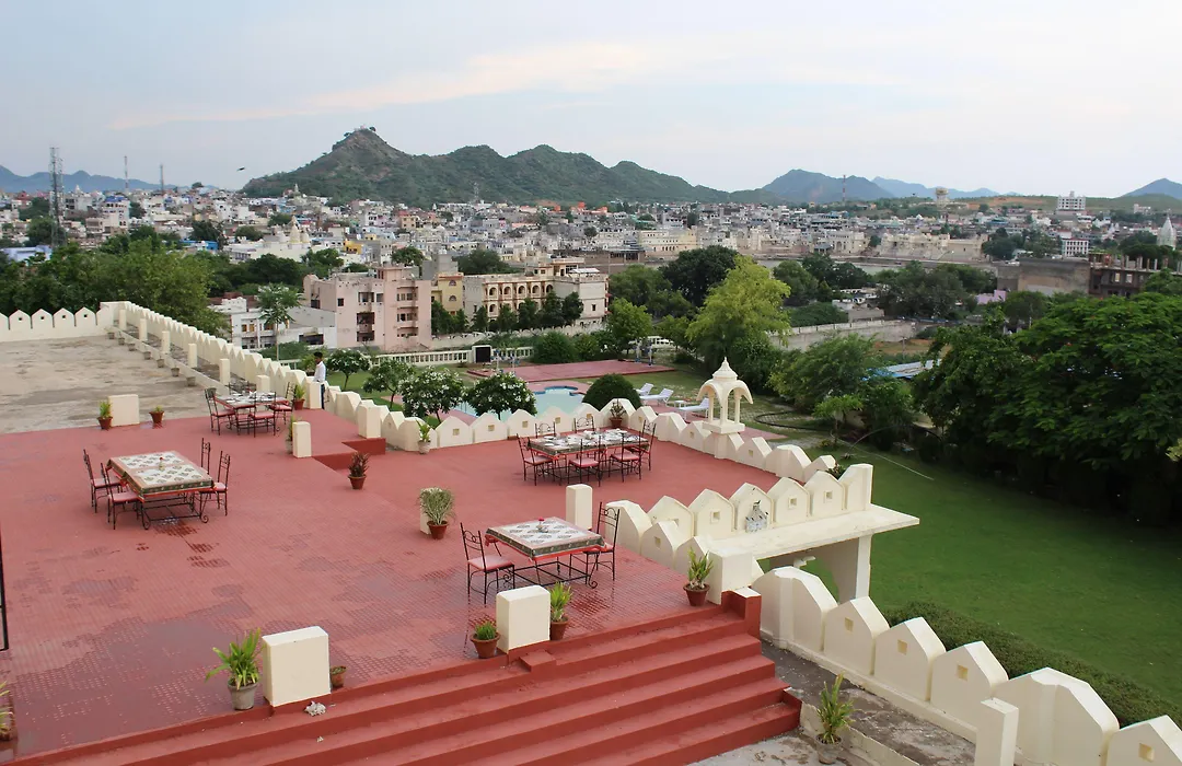 Gulaab Niwaas Palace-1