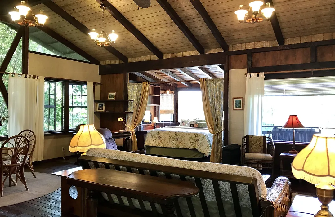 Hale Maluhia Country Inn-1