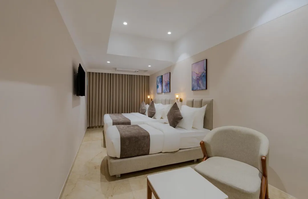 Hotel The Grand Suites-1