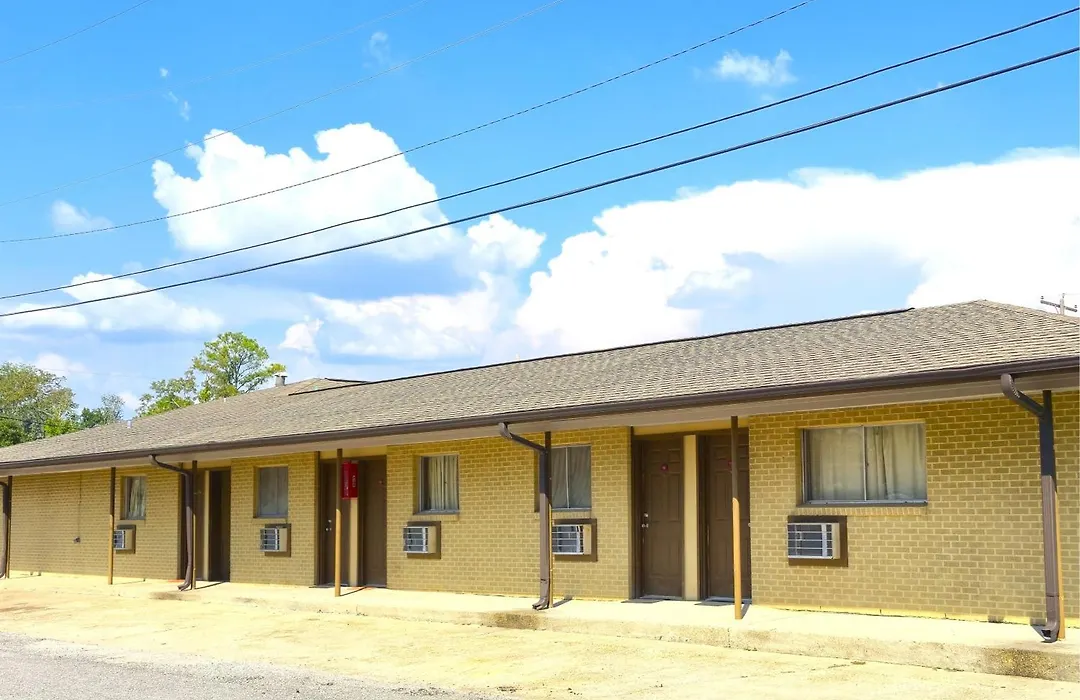 Relax Inn By Oyo Sulphur Hwy 90-1