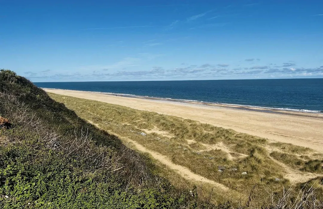 64, Belle Aire Caravan Park, Sleeps 6, Bed Linen And Towels Included, Free Wifi, Pets Welcome With Onsite Clubhouse-1