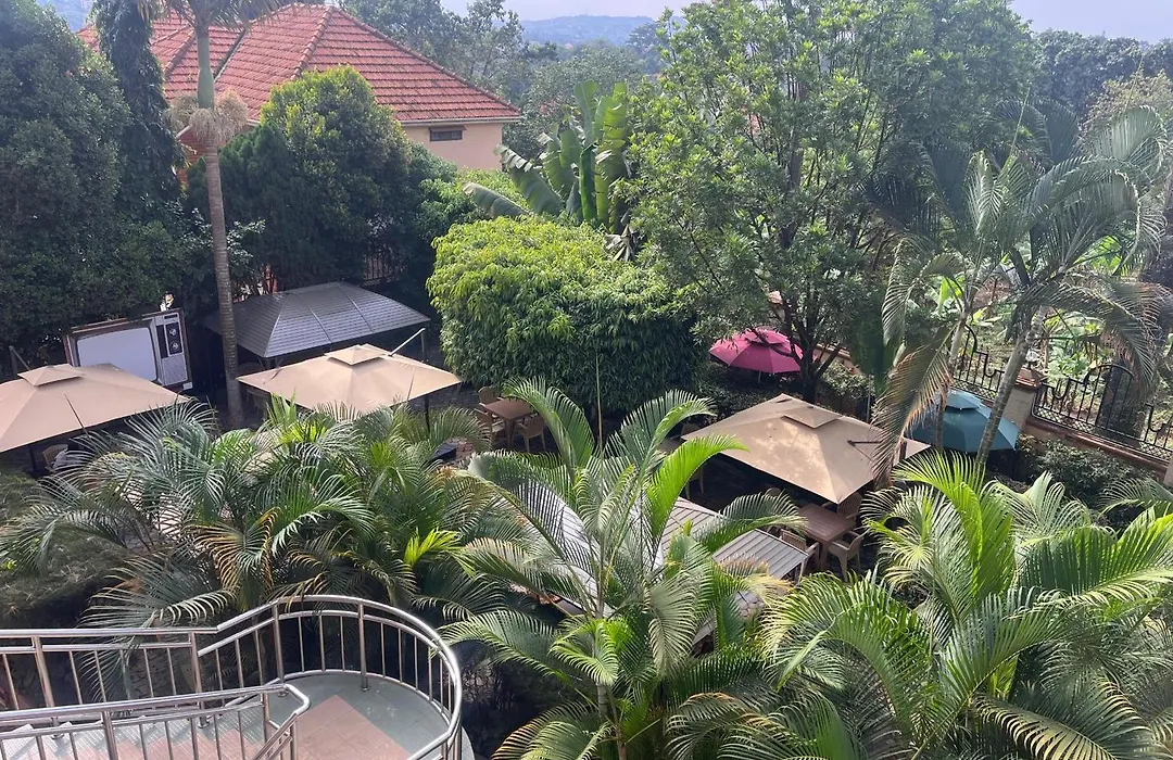 Super Paradise Hotel-1