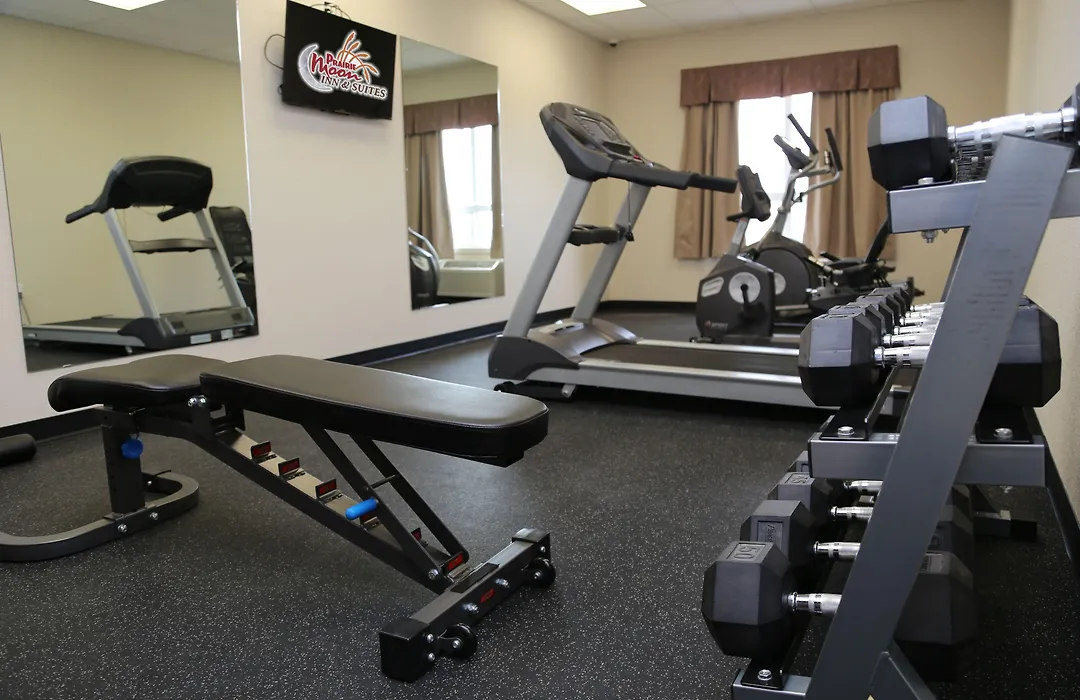 Prairie Moon Inn & Suites Macklin-1