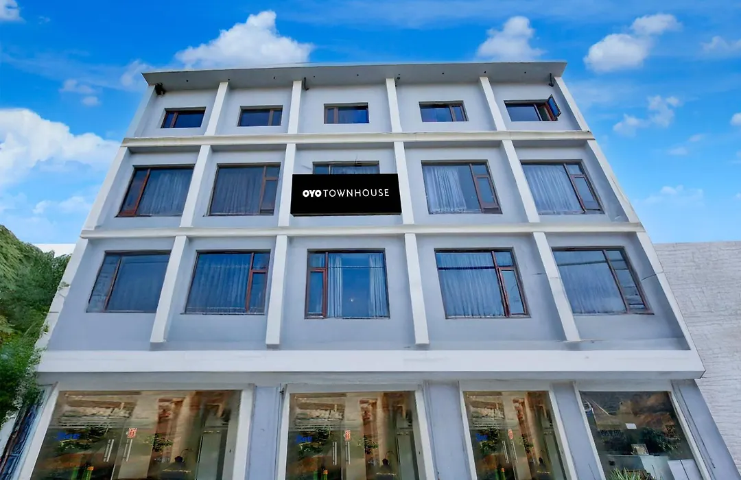 Dee Intercontinental-1