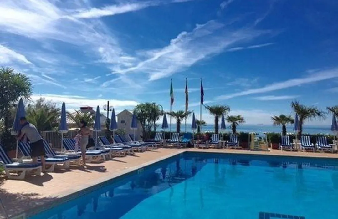 Hotel Plaza Esplanade-1