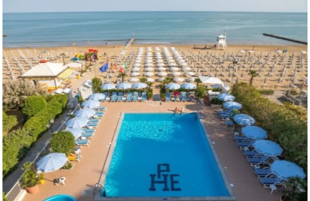 Hotel Plaza Esplanade-1